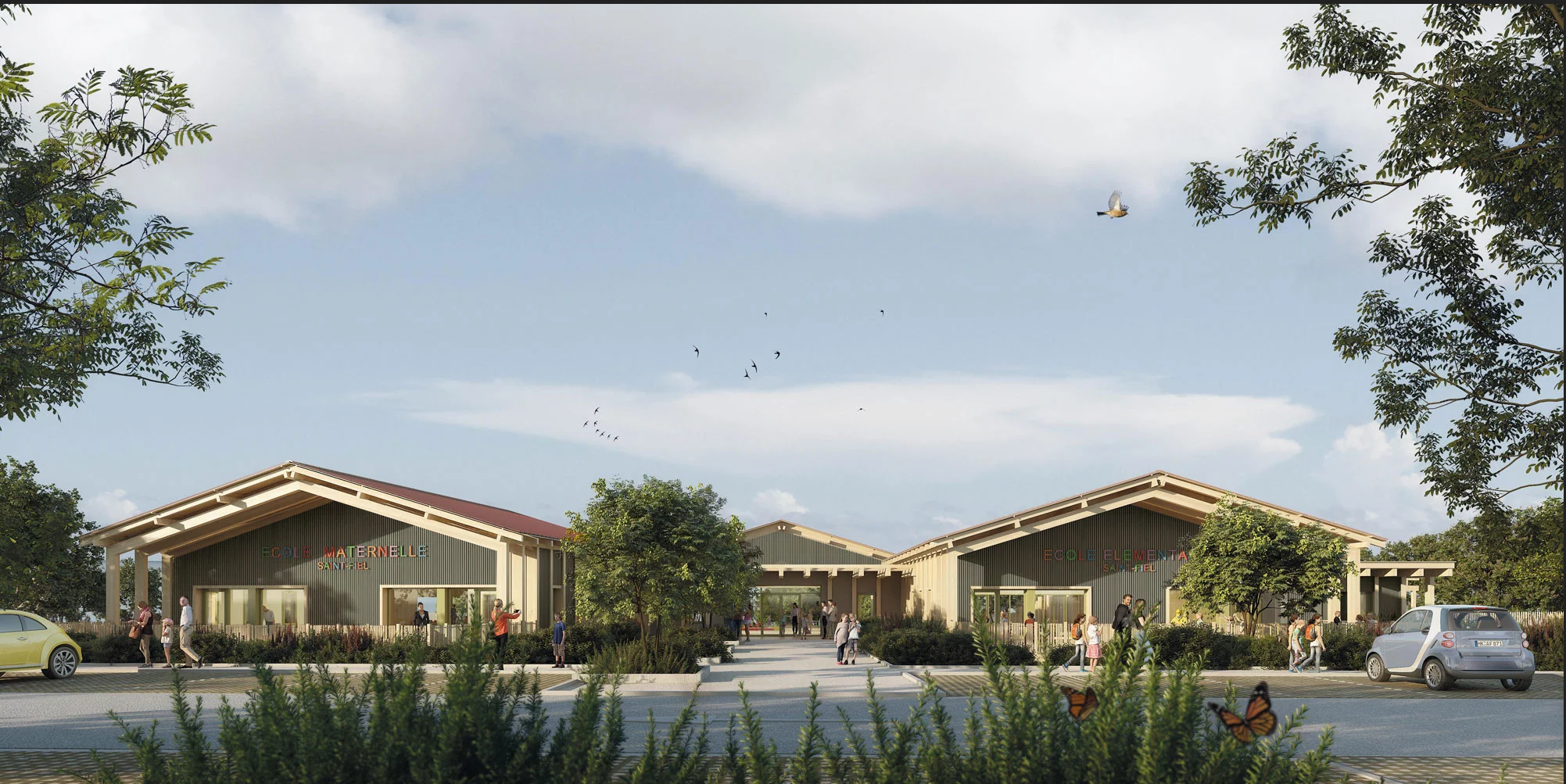 Vue extérieure d’un groupe scolaire moderne et écologique, composé d’une école maternelle et d’une école élémentaire à structure en bois. L’architecture est chaleureuse avec des toits inclinés et une façade végétalisée. Des élèves et parents marchent vers l’entrée, entourés d’espaces verts, tandis que des voitures sont stationnées à proximité. Le ciel bleu avec quelques nuages et des oiseaux en vol ajoute une atmosphère paisible à la scène.